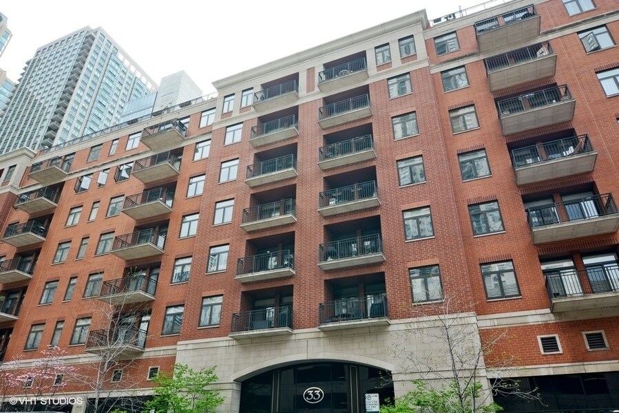 Primary Photo - 33 W Huron St
