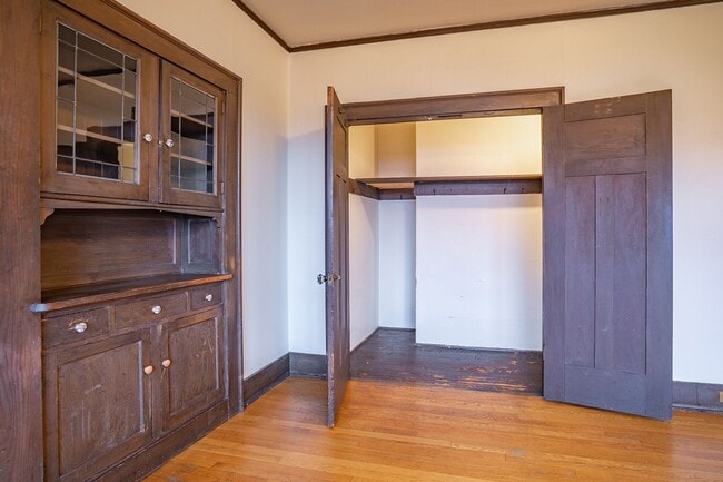 Interior Photo - Porter