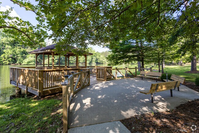Estanque - The Residences at Arbor Lake