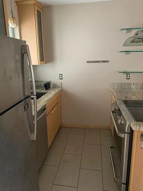 Foto del edificio - Spacious 2-Bedroom Balcony with Stunning Beach Views