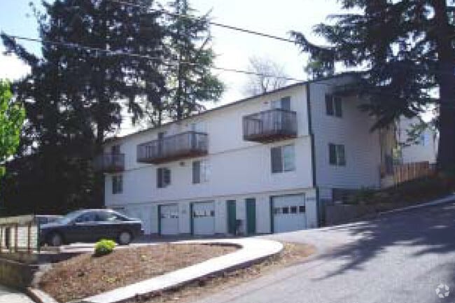 Building Photo - 2 Parkrose 4 Plexes