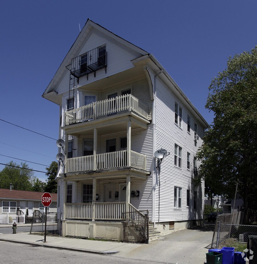 Primary Photo - 50 Burnside St