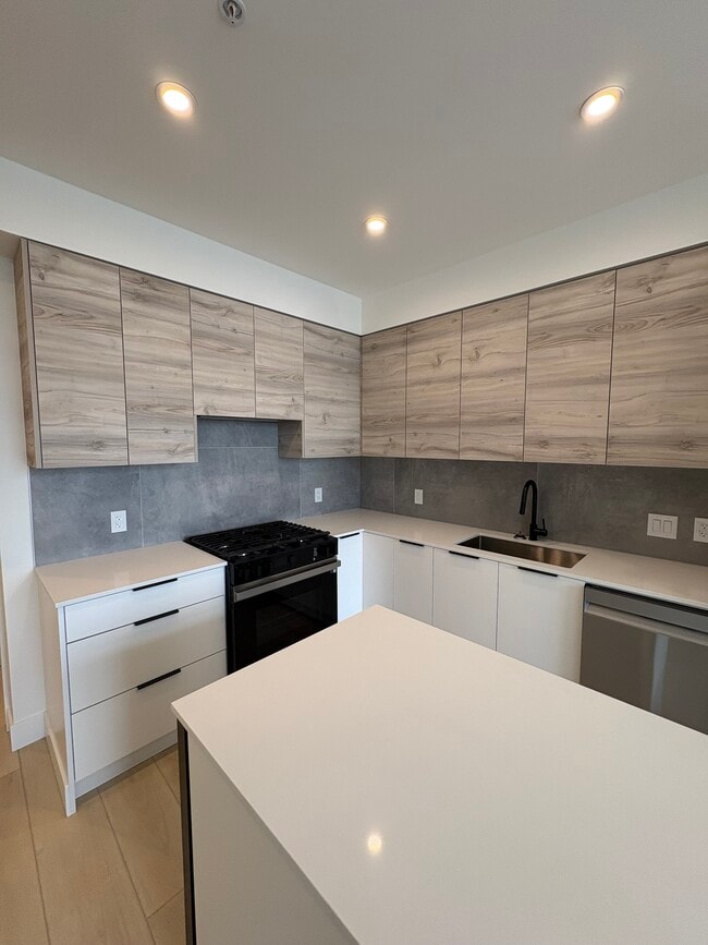 Building Photo - 30490 Cardinal Av