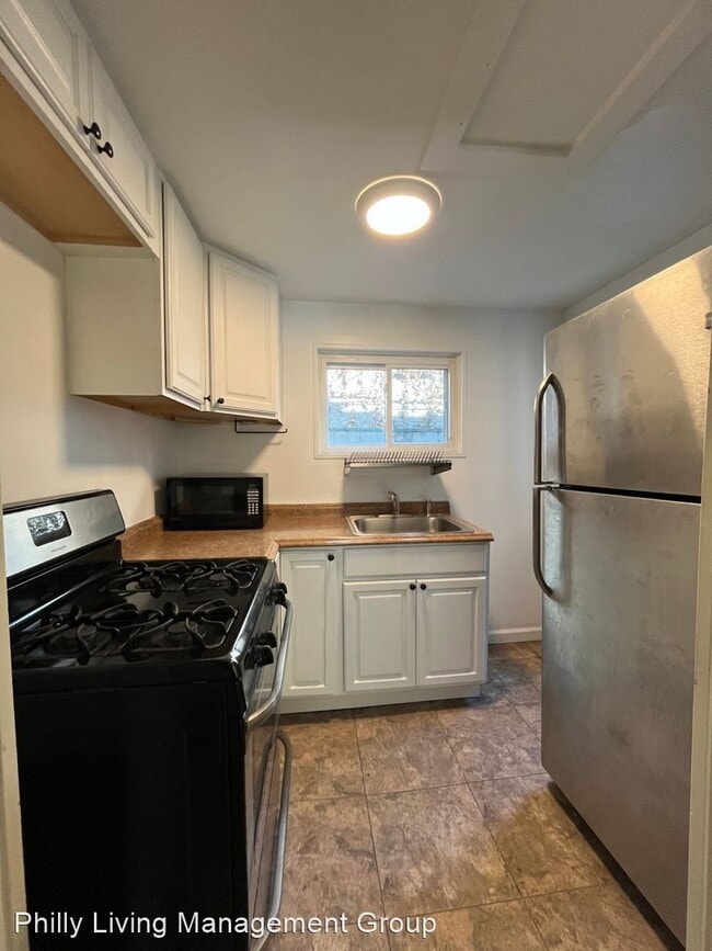 Building Photo - 4 br, 1 bath House - 1825 Carlton St