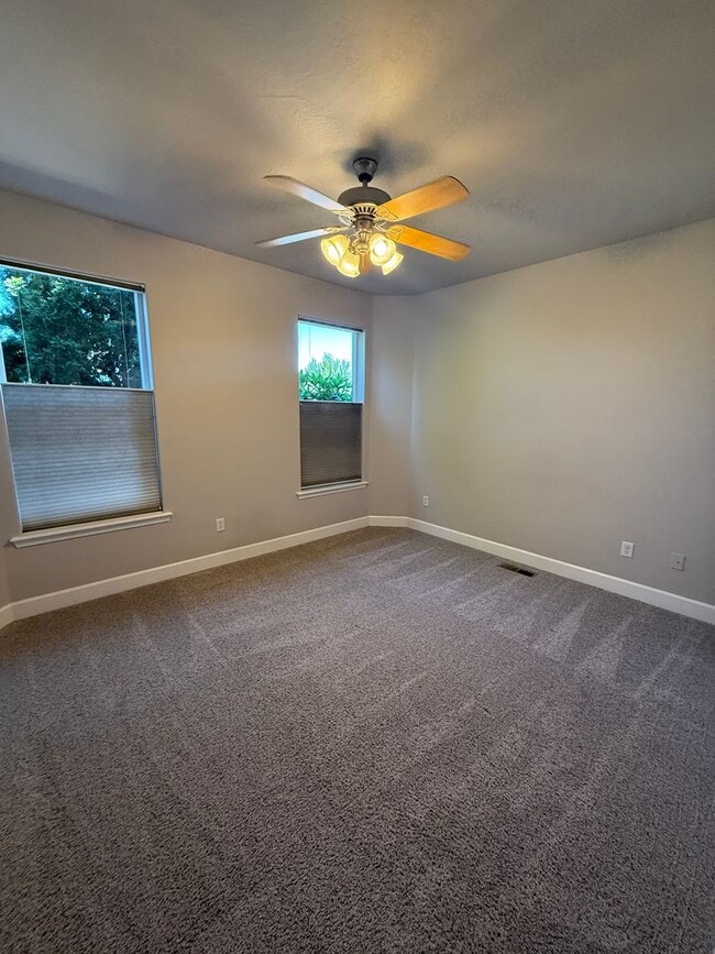 Building Photo - 3170 Juniper Ridge Dr