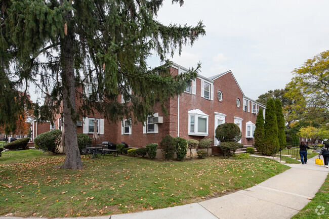 Foto del edificio - Glen Oaks Village