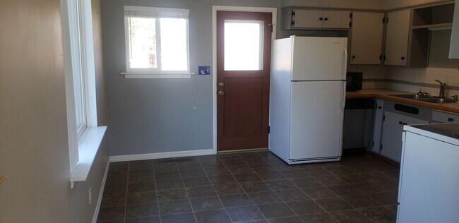 Foto del edificio - Available June 10th 3-bedroom, 2 bath home on a corner lot near Hamblen Elementary School