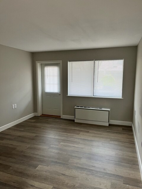 Foto del edificio - 300 Poplar Ave