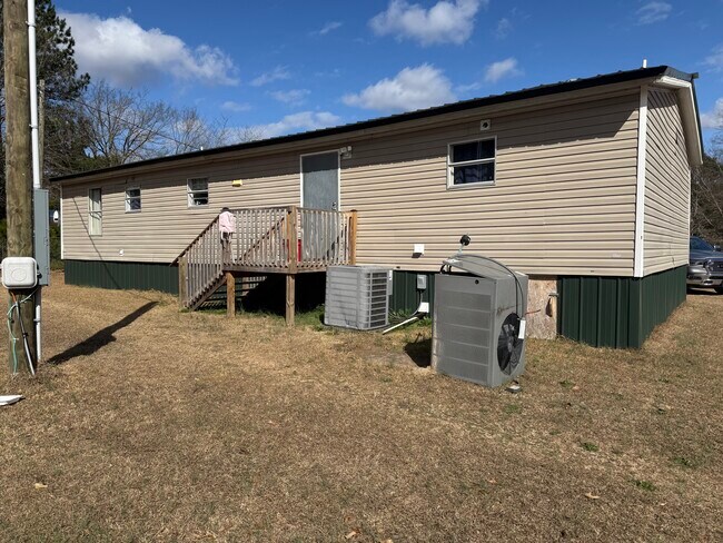 Atrás - 262 Wade Kelly Rd