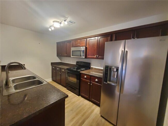 Foto del edificio - 34 Fiore Dr