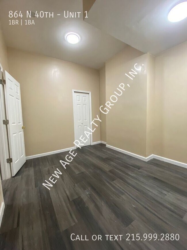 Building Photo - Spacious apartment located in Belmont!
