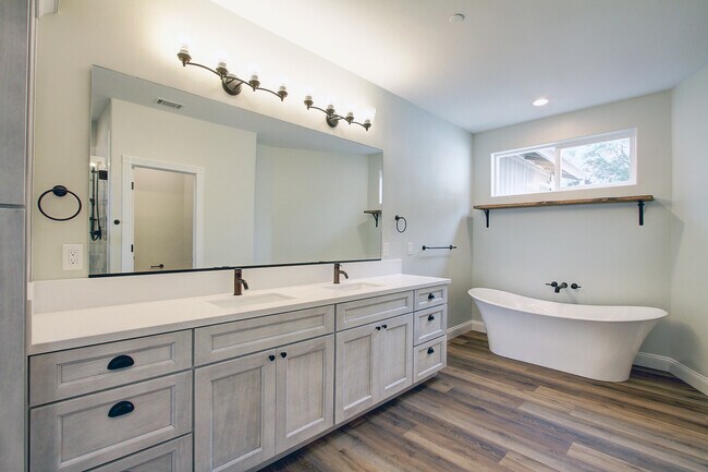 Foto del edificio - 13042 Sweetbriar Ct