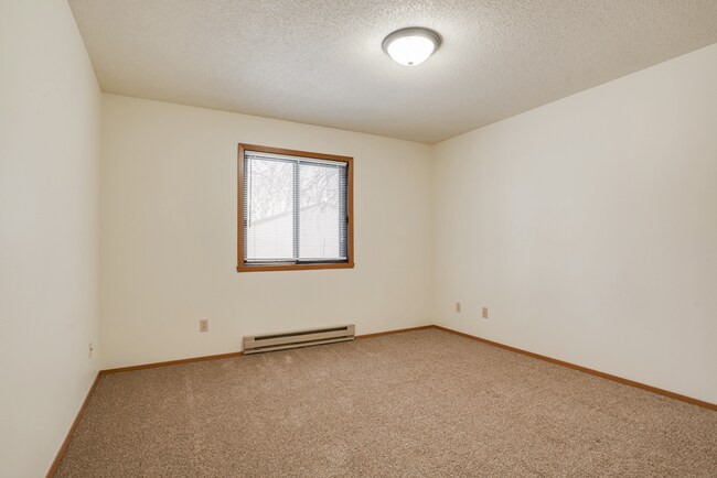 Foto del edificio - Pine Pointe Apartments
