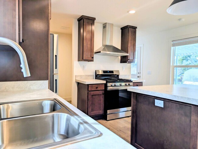 Foto del edificio - 400 Sulphur Bank Dr