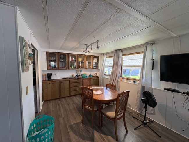 Building Photo - 5316 53rd Ave E