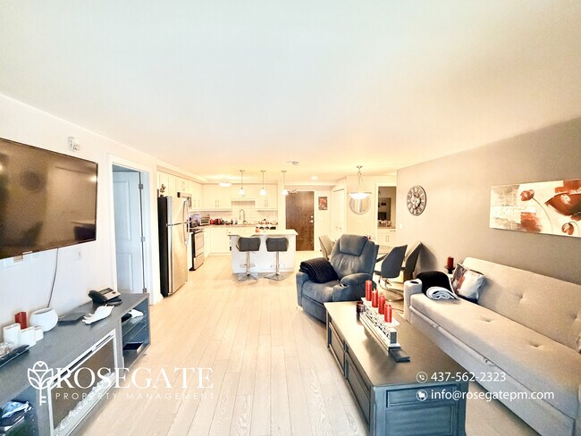 Photo du bâtiment - Pet-Friendly 2-Bedroom Condo with Balcony & Parking in Waterloo