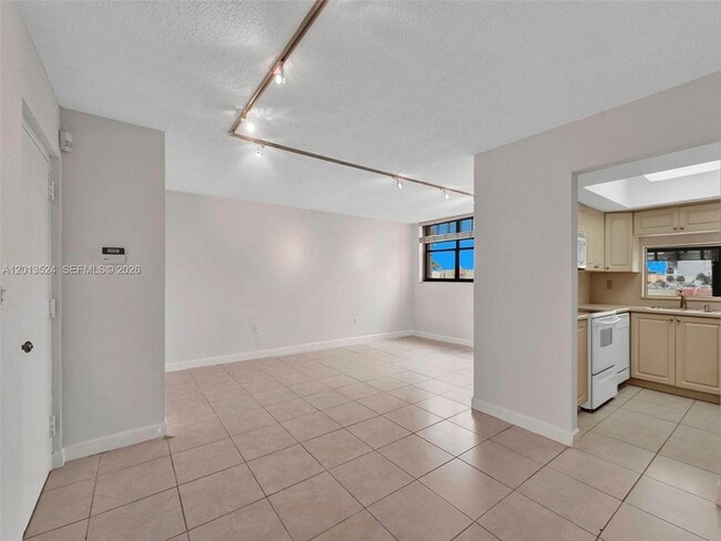 Building Photo - 9420 W Flagler St