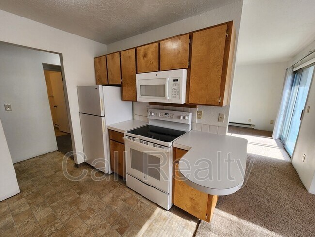 Foto del edificio - 310 N Raymond Rd