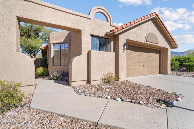 Foto del edificio - 321 E Fieldcrest Ln