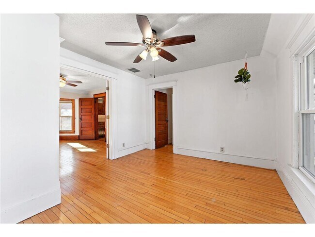 Foto del edificio - 1606 6th St NE