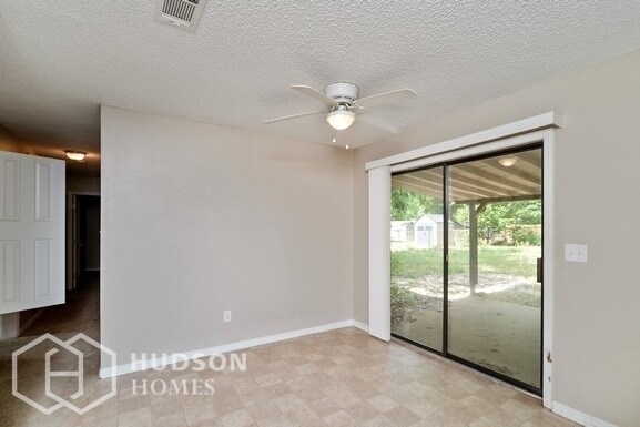 Building Photo - NOW AVAILABLE! 6657 Bellview Pines, Pensac...