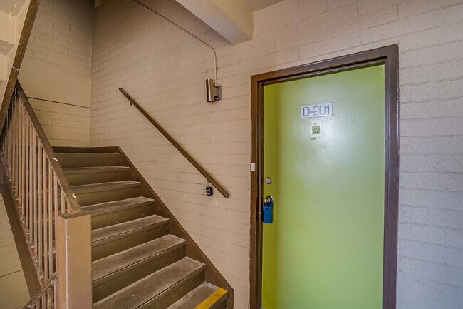 Foto del edificio - 351 E Thomas Rd