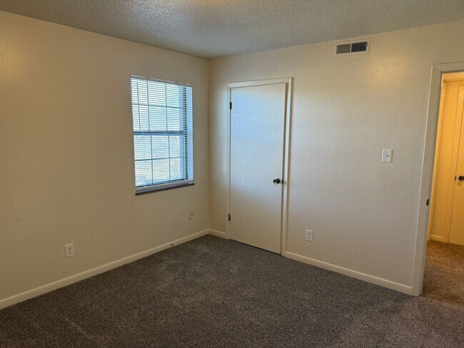 Foto del edificio - 4409 Bruhin Rd