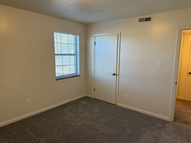 Building Photo - 4409 Bruhin Rd