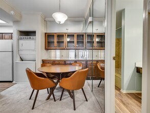 Building Photo - 921 Marine Dr