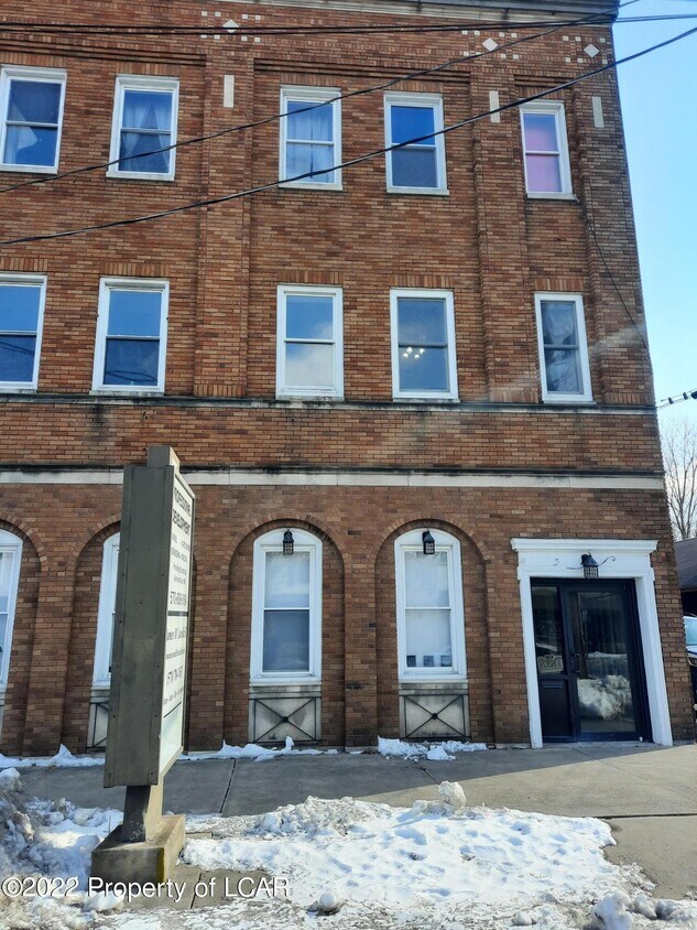 Primary Photo - 296 Wyoming Ave