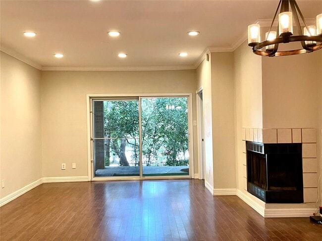 Building Photo - 2450 Wickersham Ln
