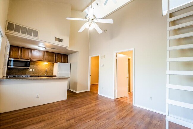 Foto del edificio - 601 Nelray Blvd