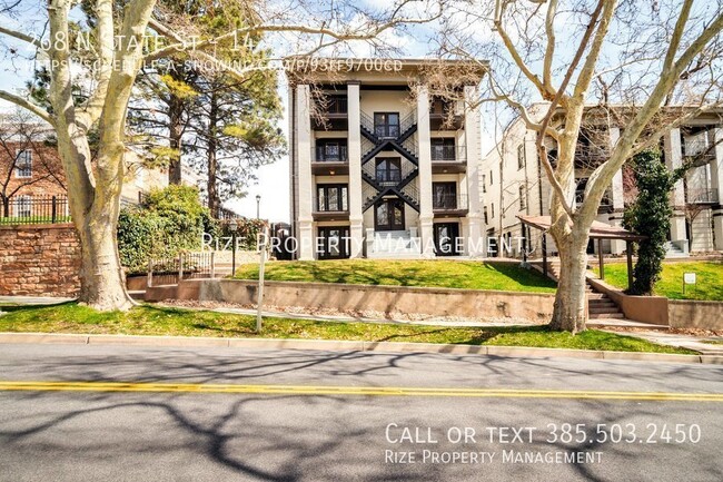 Building Photo - Upscale. City Views. Urban Oasis. Move in ...