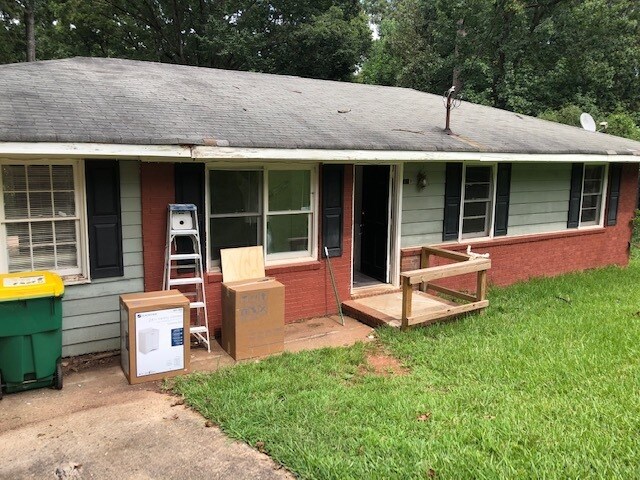 Primary Photo - 881 Oakdale Dr