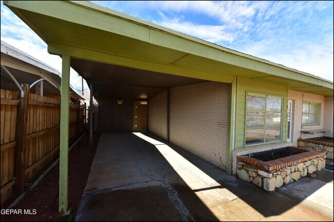 Foto del edificio - 9143 Matterhorn Dr