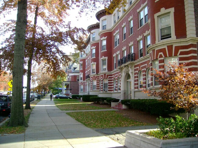 Foto del edificio - 1595 Beacon St