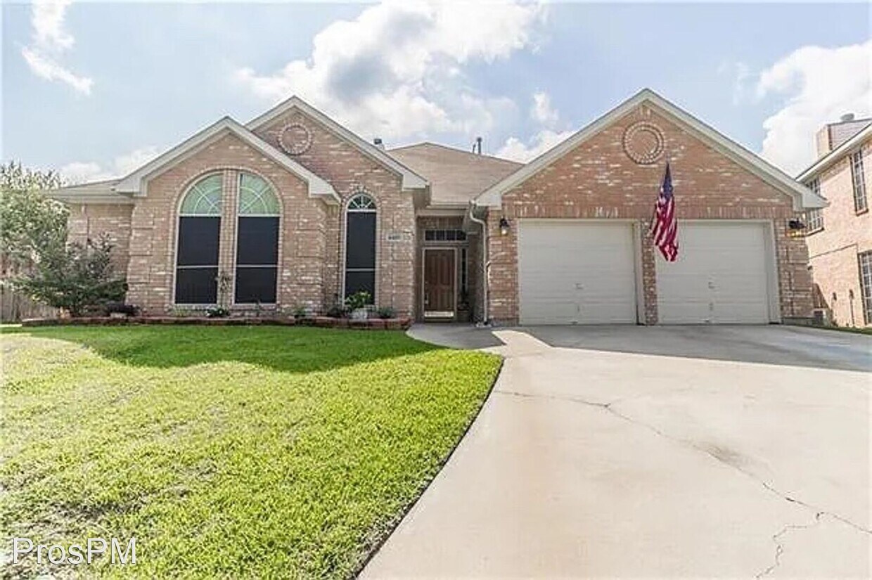Foto principal - 4 br, 2 bath House - 5437 Yellowstone Trl
