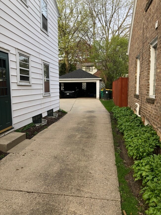 Side of House - 4448 N Woodburn St