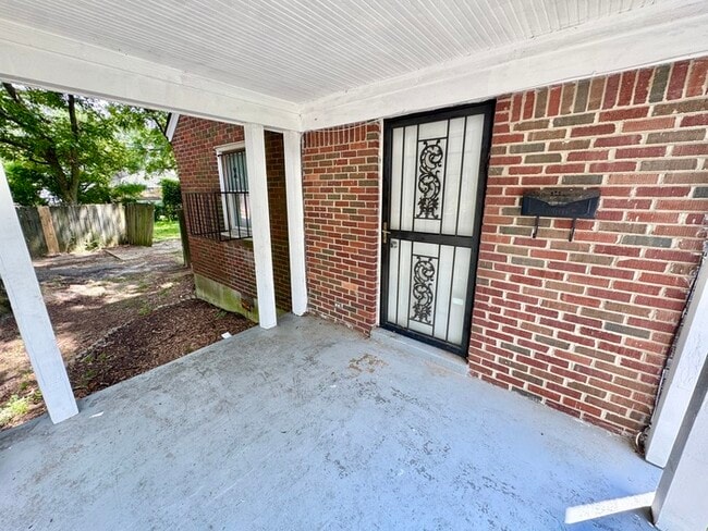 Building Photo - 1068 Railton Rd