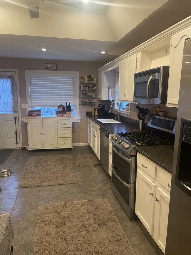 Kitchen - 1803 Courtland Ave