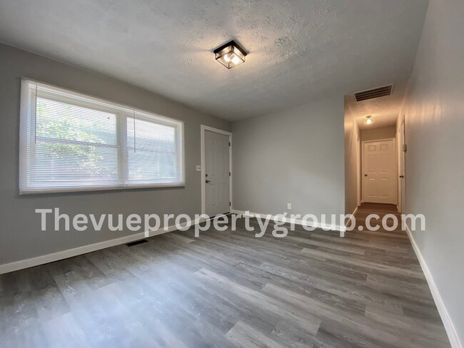 Foto del edificio - Fully rehabbed 3 Bed, 1 Bath in Farrington...