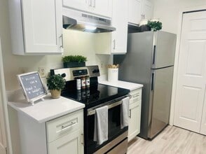 Building Photo - Forest View Apartments