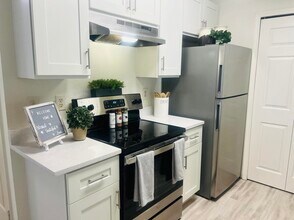 Building Photo - Forest View Apartments