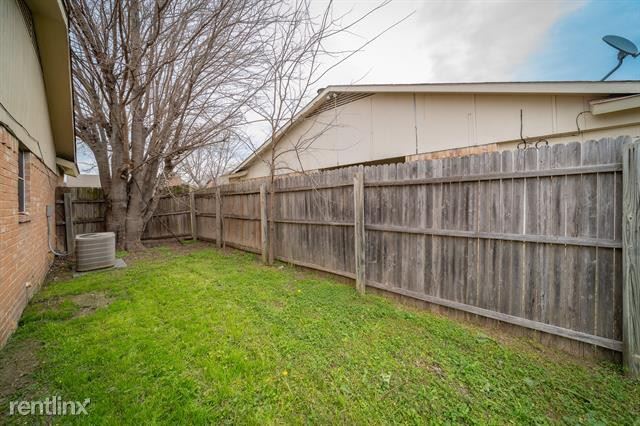 Building Photo - 3 br, 2 bath House - 1318 Greenbriar Lane