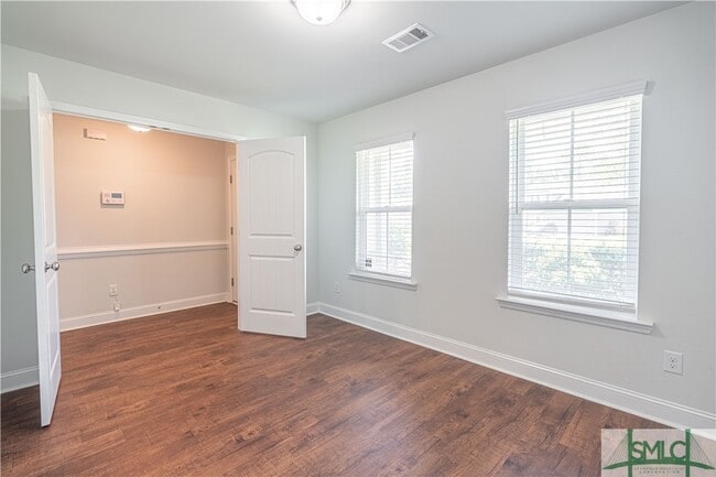 Building Photo - 620 Bledsoe Dr