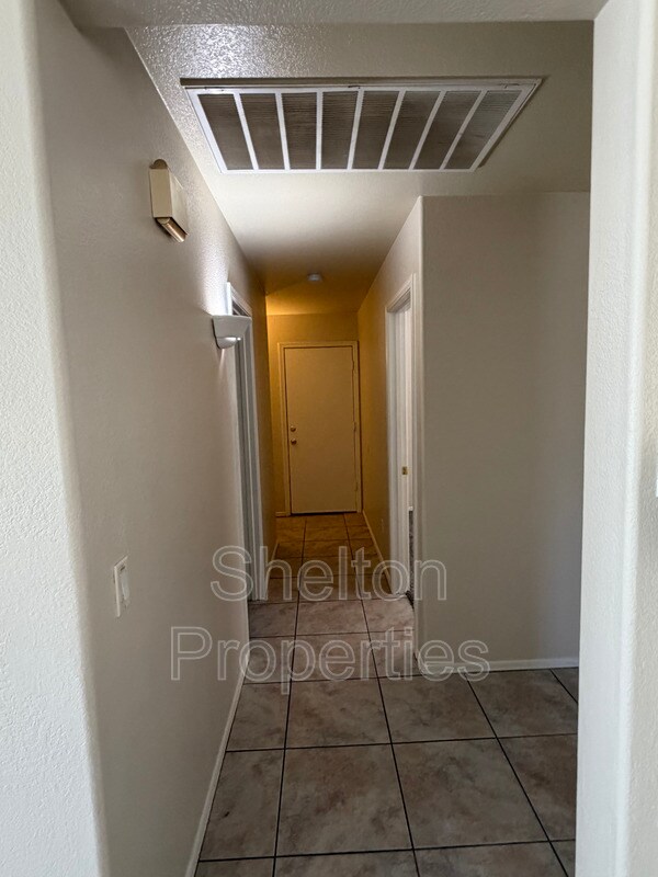 Foto del edificio - 12725 W Hearn Rd