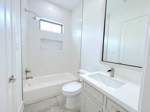 Building Photo - 2122 Blalock Rd