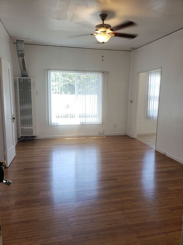Primary Photo - Vintage studio in Hillcrest!