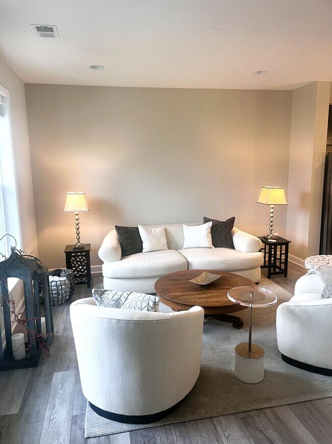 Foto del edificio - Executive Townhome in Preston Lakes