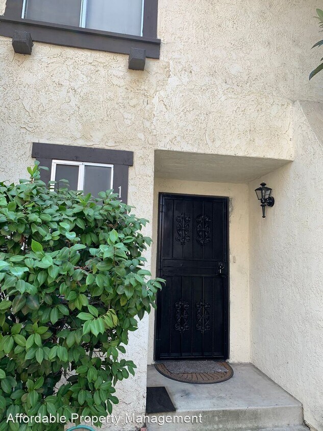 Primary Photo - 2 br, 2 bath House - 15244 Ramona Blvd.